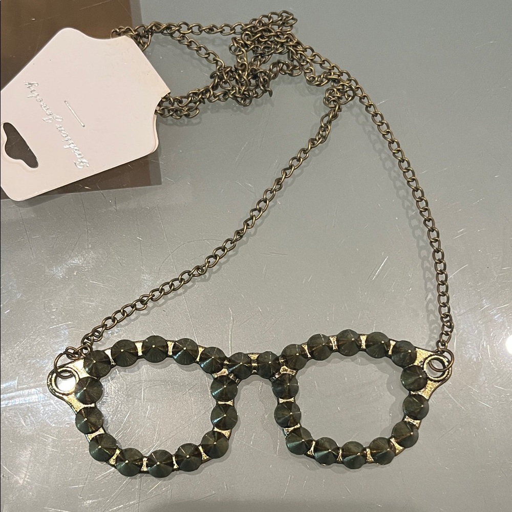 Elegant Gold Beaded Glasses Necklace